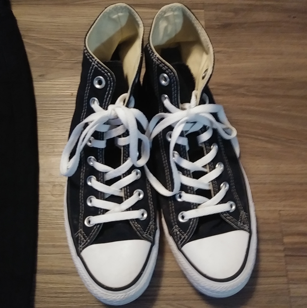 Converse chuck Taylor's shoes